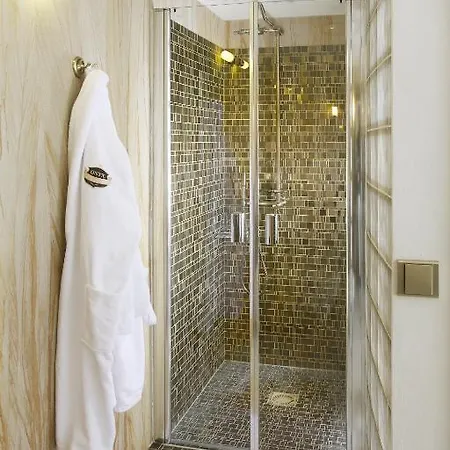 Lux Hotel Onyx Hotel